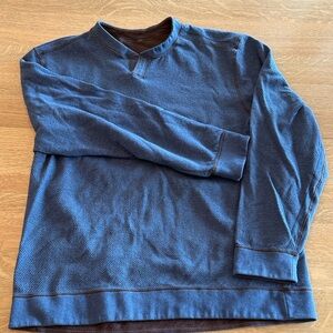 Tommy Bahama Men's Navy and Burgundy Reversible sweater sweatshirt